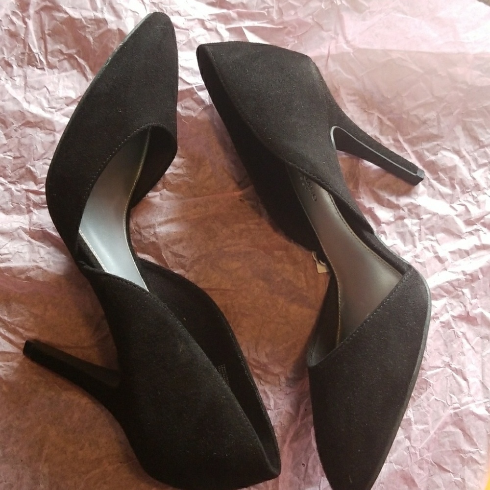 NWT black heels